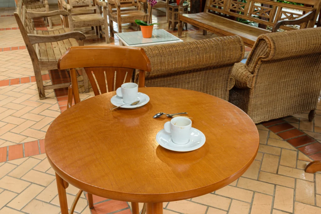 couple-lonely-cups-coffee-table